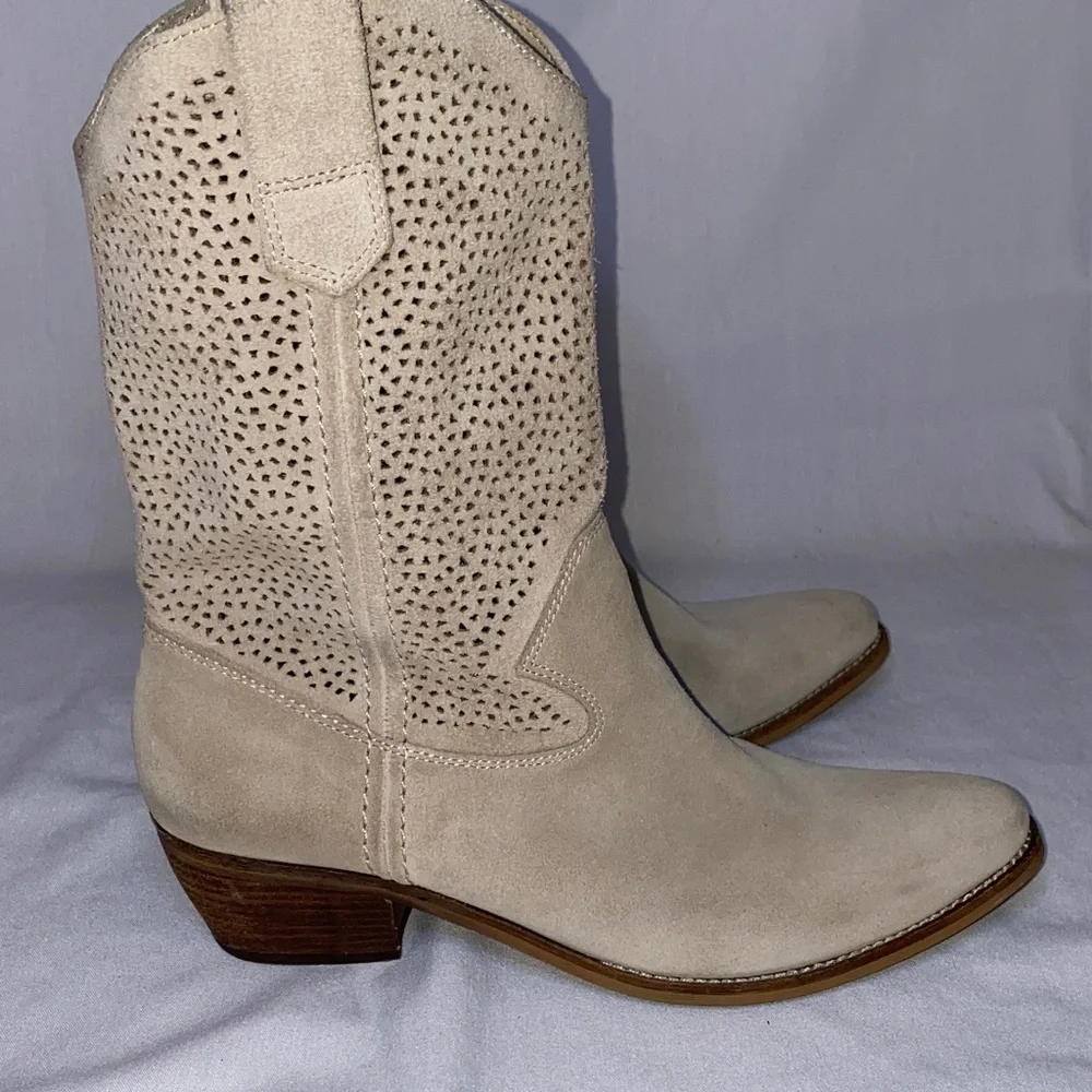 BCBGeneration Perforated Heeled Boots - Picture 9 of 13